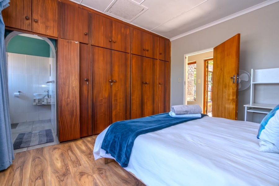 4 Bedroom Property for Sale in Middedorp Western Cape